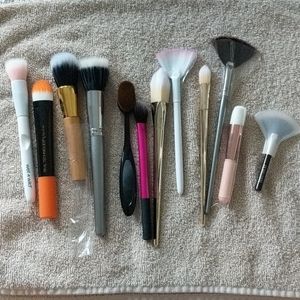 Assortment of Makeup Brushes (12pk)
